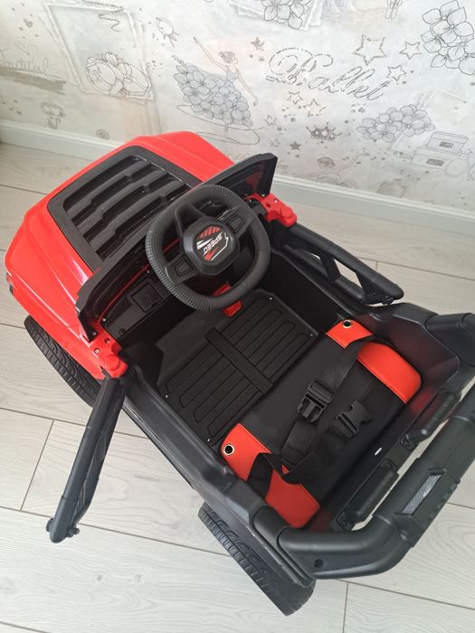 Продаю детскую машину