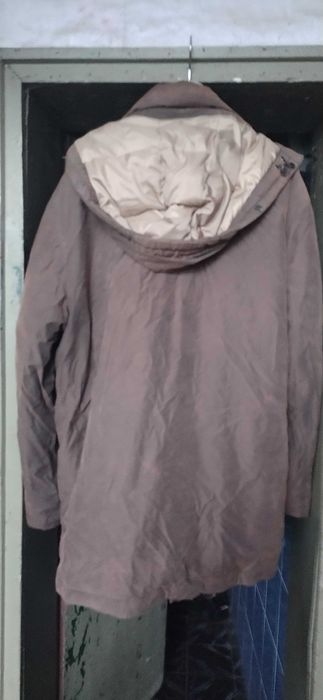 Четири мъжки парки, в много добро състояние.