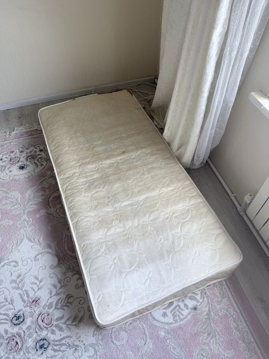Матрас 90*200  в хорошем состояний