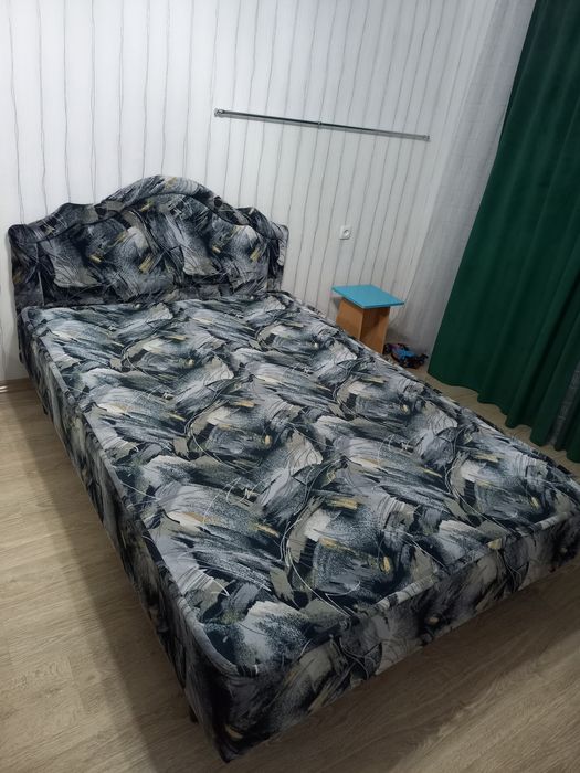 Двуспальная кровать