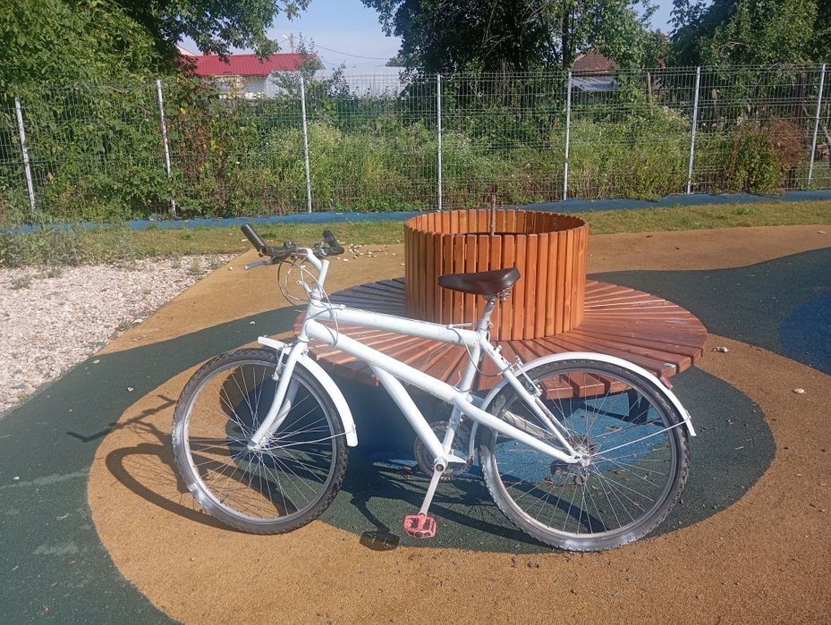Bicicleta alba de vânzare