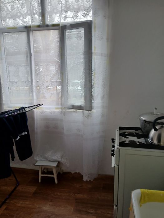 Срочно продаётся 2х комнатная квартира 4 микрорайоне на 1 этаж