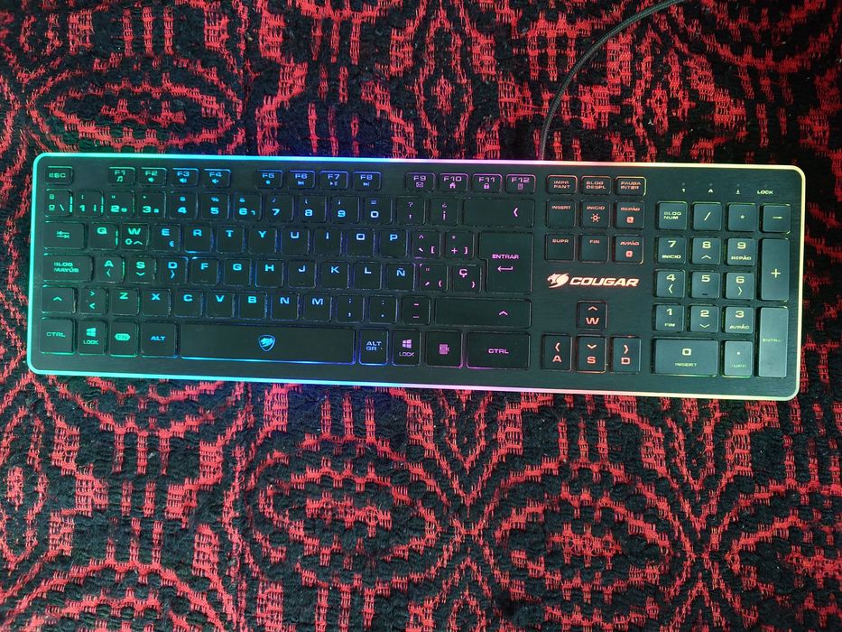 Cougar Vantar Silent RGB