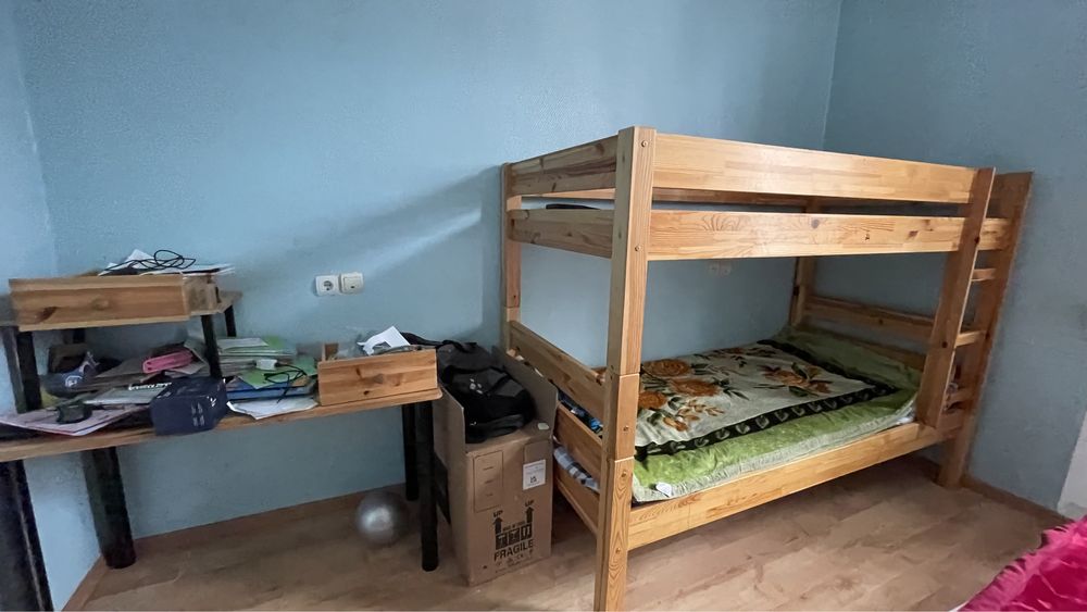 Двух ярусный кровать для детей.