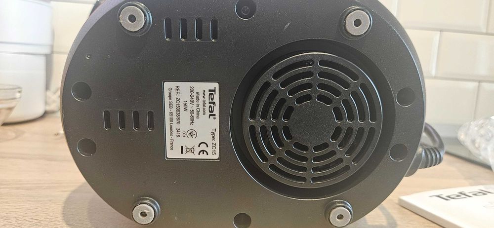 Storcator de fructe si legume cu melc,Tefal ZC15, 150 W, 0.8 l, Negru