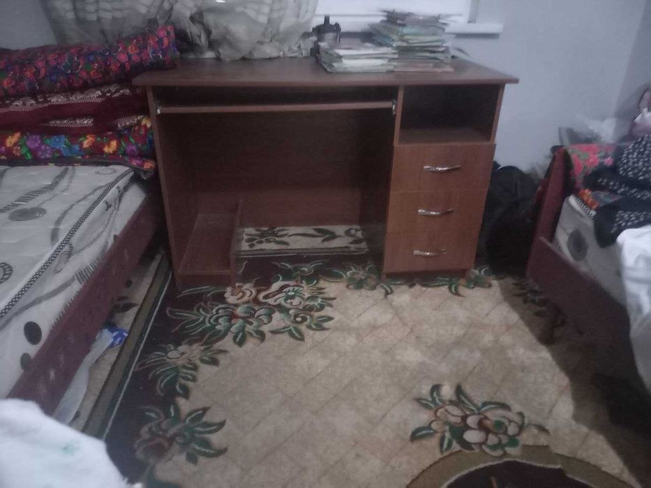 Кроват, угалок, гилам