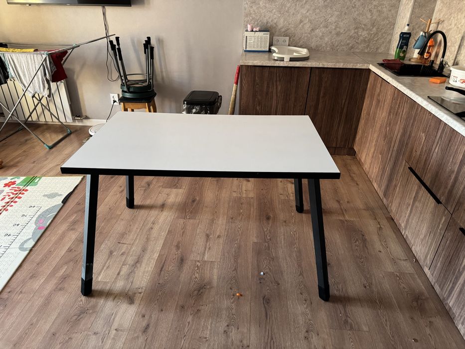 продам кухонный стол