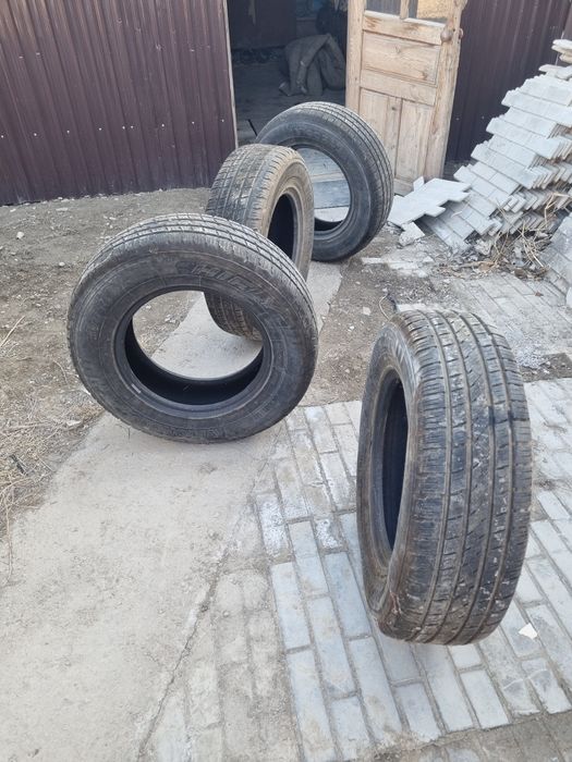 Покрышка 235 70 R16