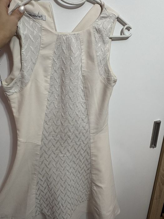 Бяла елеганта рокличка