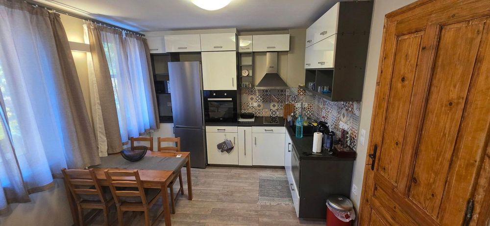 Дава се под наем Етаж от къща в Пловдив, Център - 80 кв.м за 484.5 € - Снимка #1