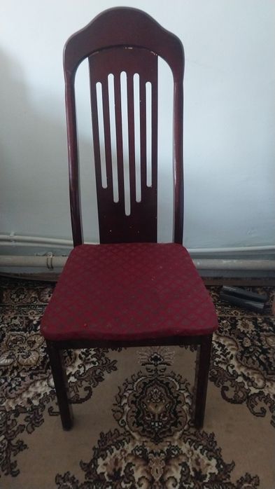 Продаю стол стулья