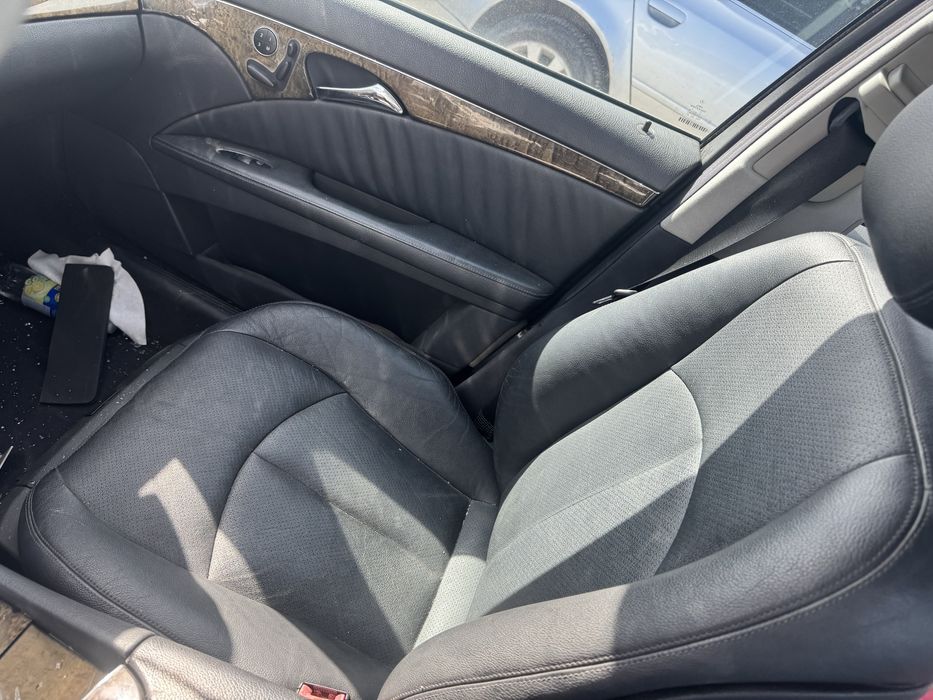 Кожен салон за мерцедес Е класа 2004г