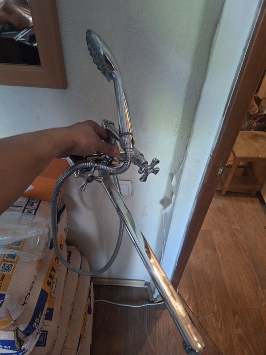 Продам смеситель в отличном состоянии.