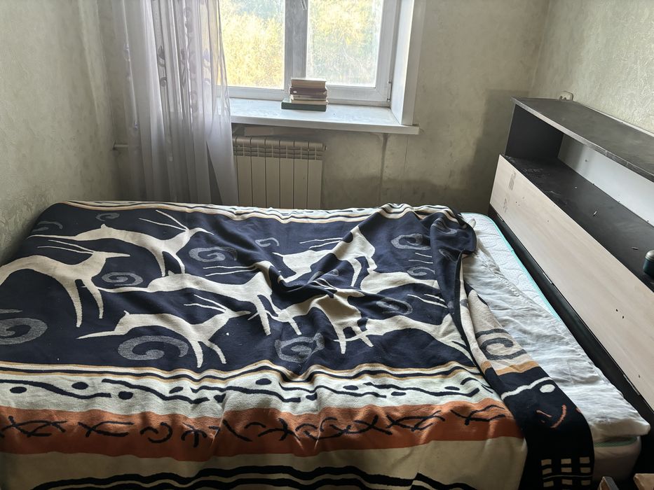 Продам шкаф , кровать 10000