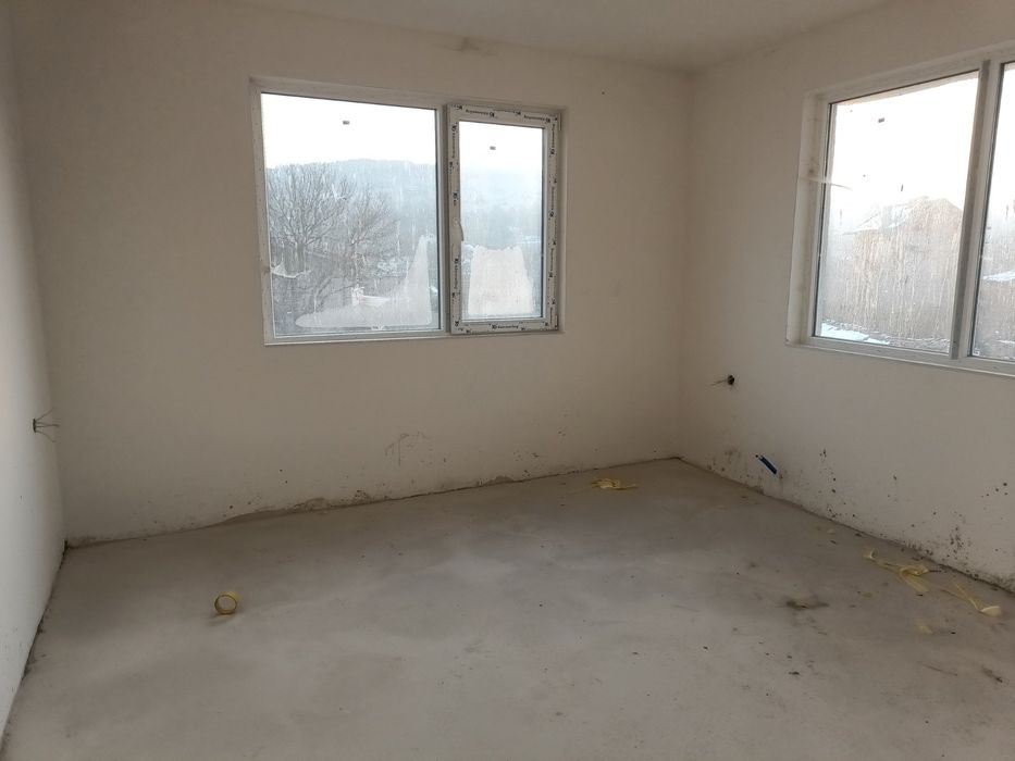 Продава се Къща в с. Средногорово, Област Стара Загора - 250 кв.м за 640 €/кв.м - Снимка #12