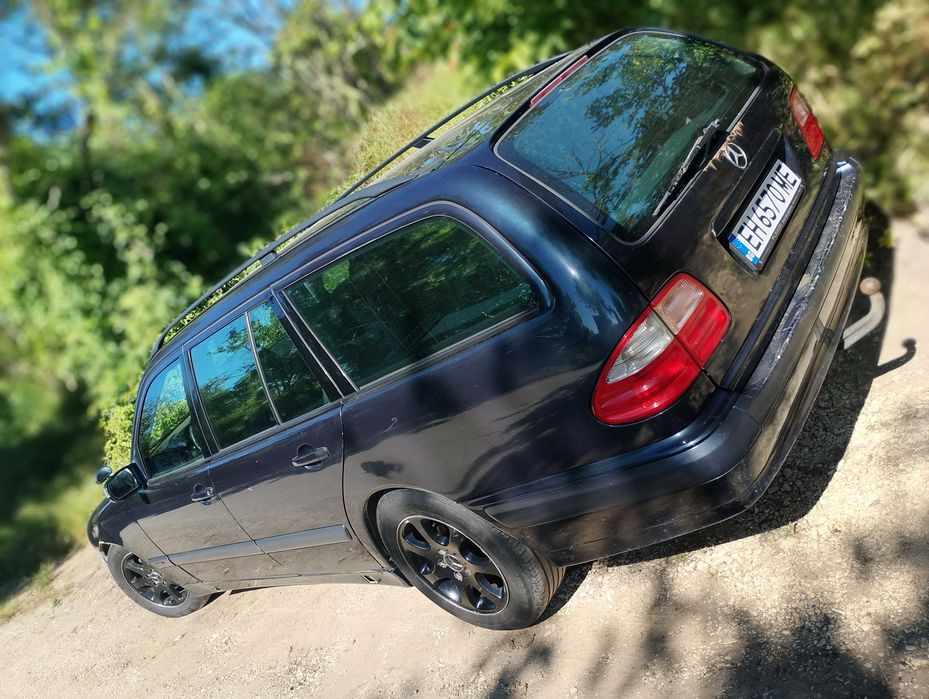 Автомобили под наем. Транспорт
