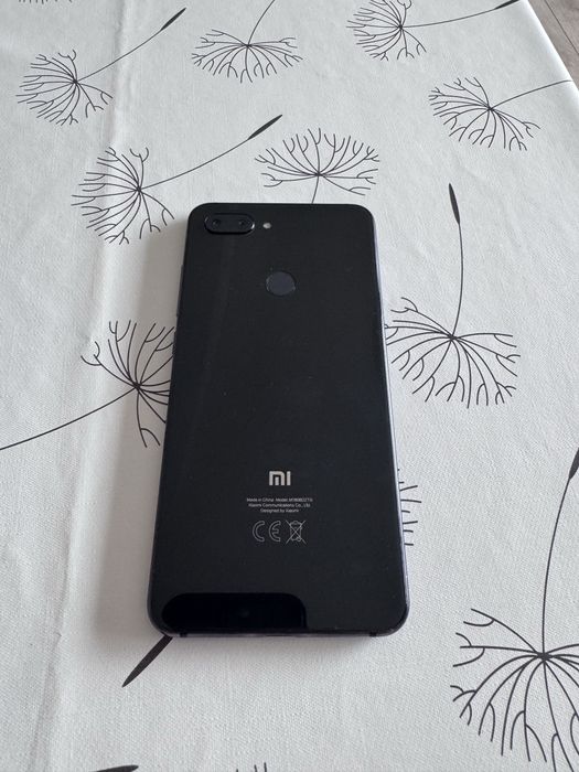 Xiaomi Mi 8 Lite (4 GB RAM; 64 GB ROM)