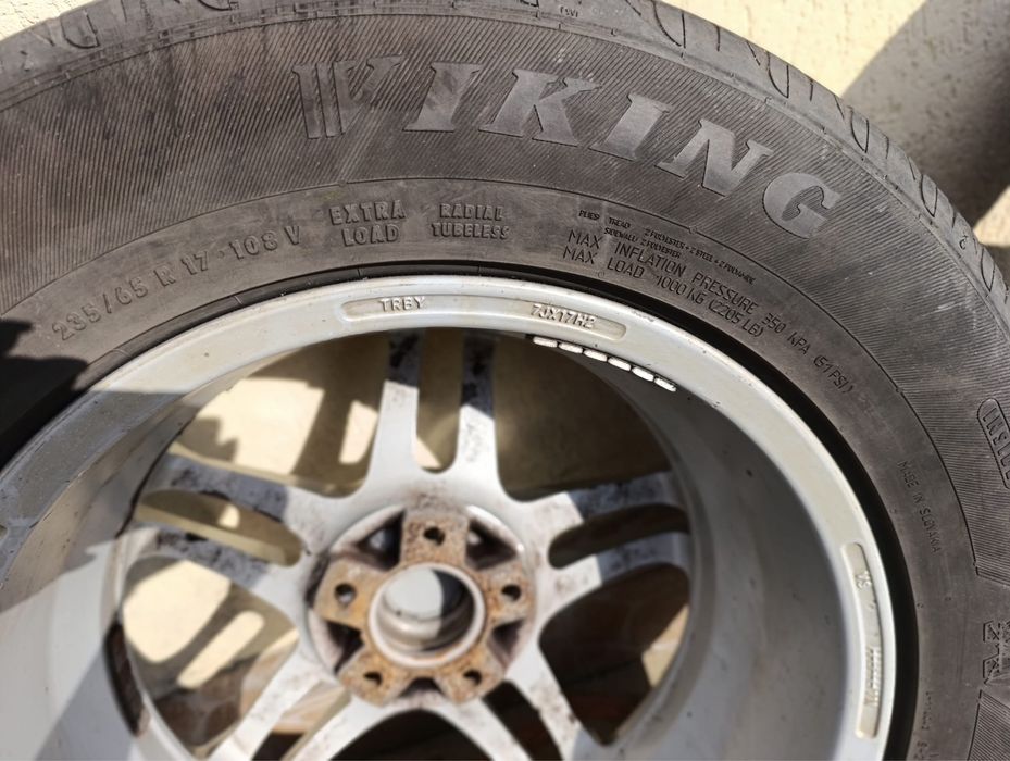 Jante aliaj R17  – 235/65 R17 (cauciucuri vară uzate)