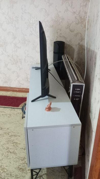 Телевизор смарт  .