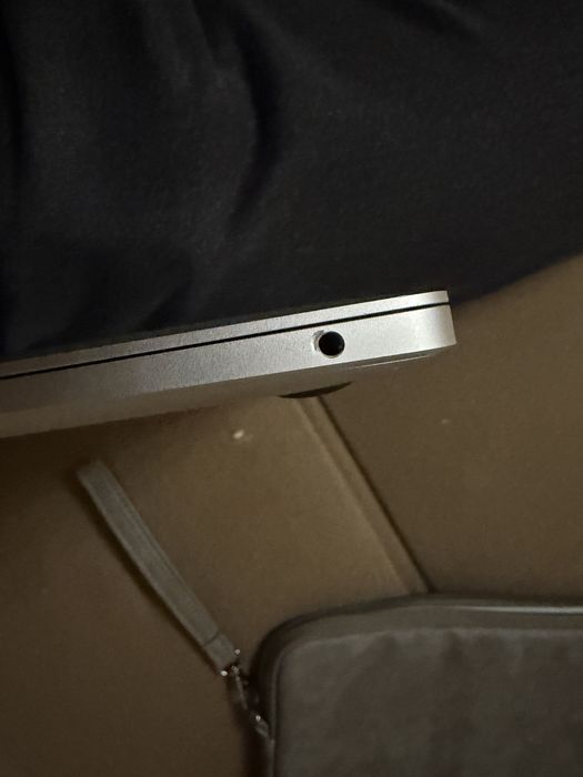 Macbook air m1 2020 8/256