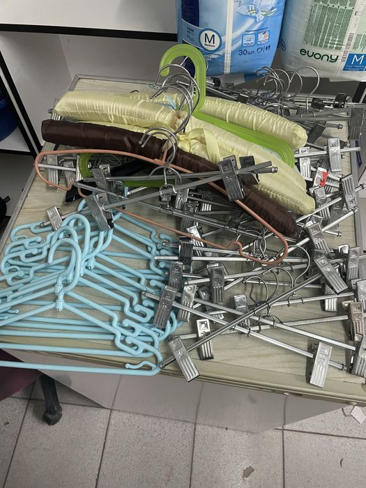 Вешалки для вещей