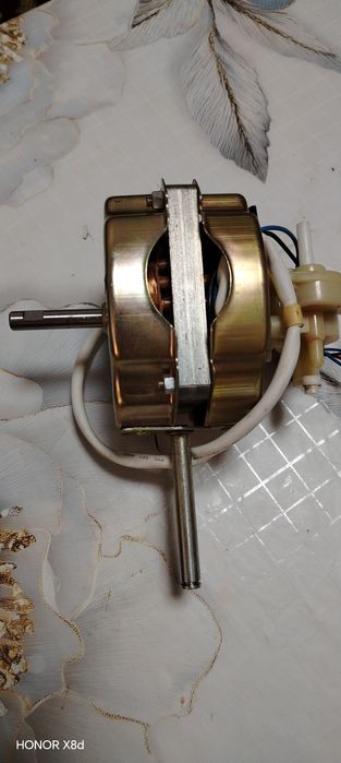 Продаëтся мотор для вентилятора 100W