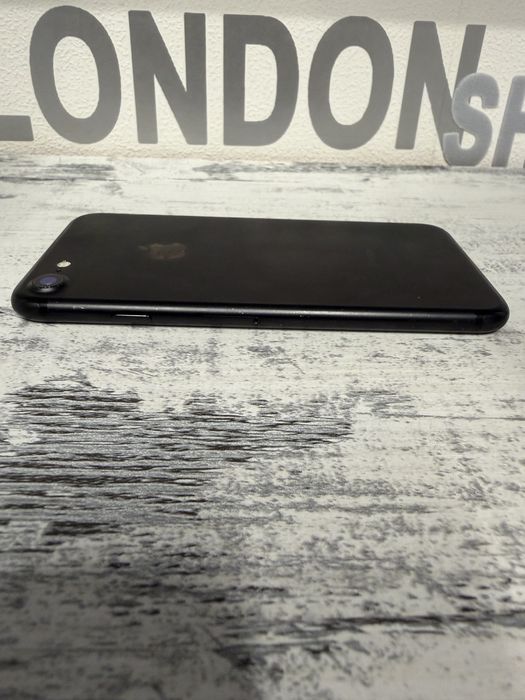 iPhone 7 черен black 32gb