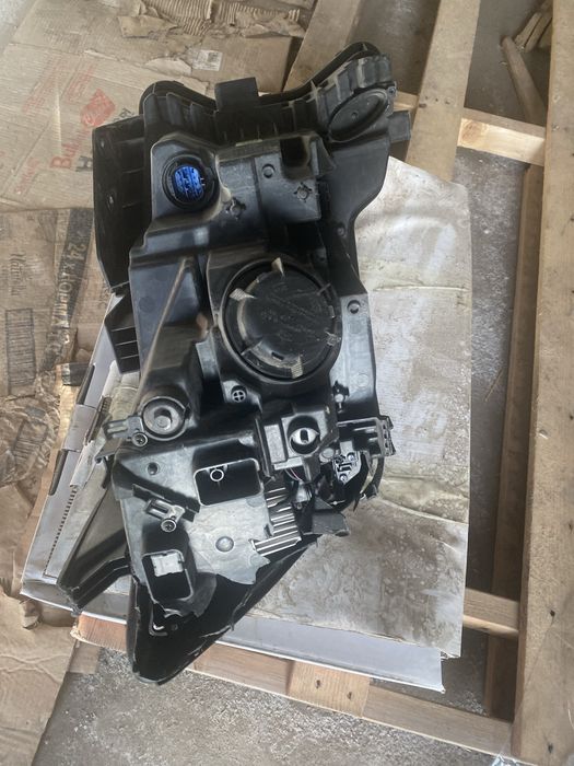 Продам фару Киа Соренто