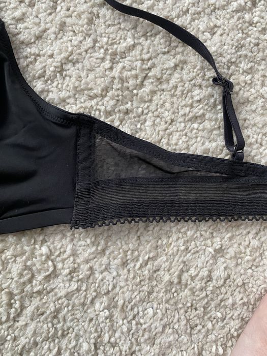 Sitien Calvin Klein s