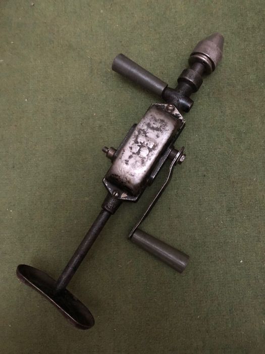 Продам ручную дрель советского периода