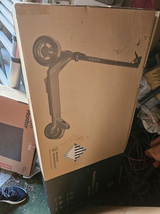 Trotineta xiaomi 4 lite Gen2 aproape noua