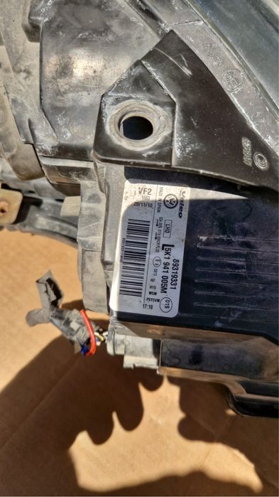 Vand far/faruri stanga/dreapta VW Golf 6 model 2009-2012 Valeo