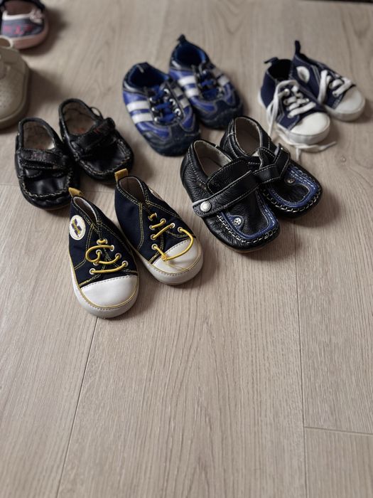 Продам детскую обувь