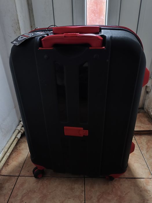 Troler nou cu eticheta