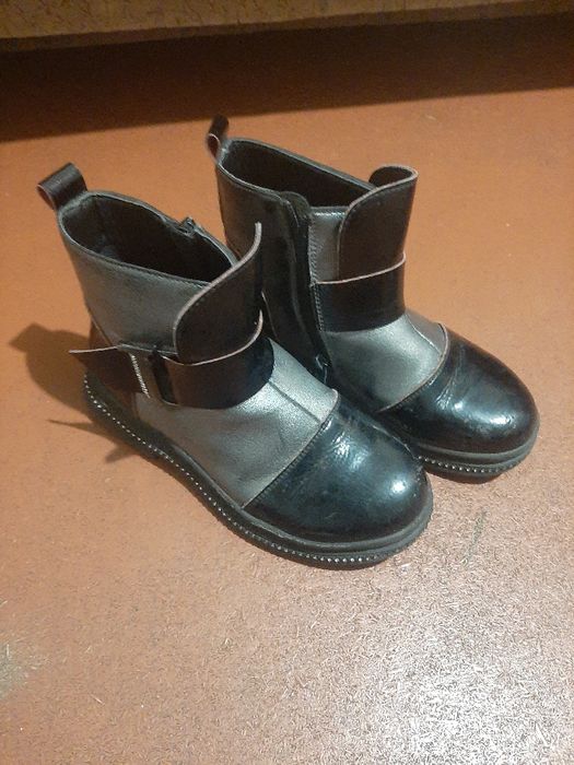 Продам детскую обувь