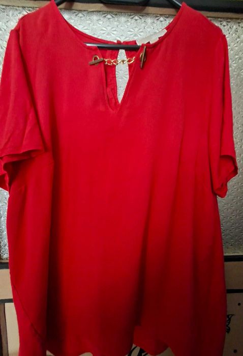 Червена маркова дамска блуза