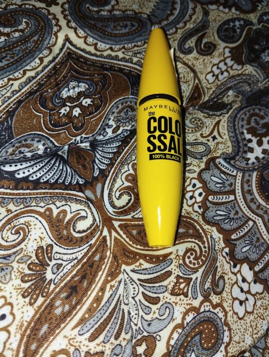 Тушь Colossal Black