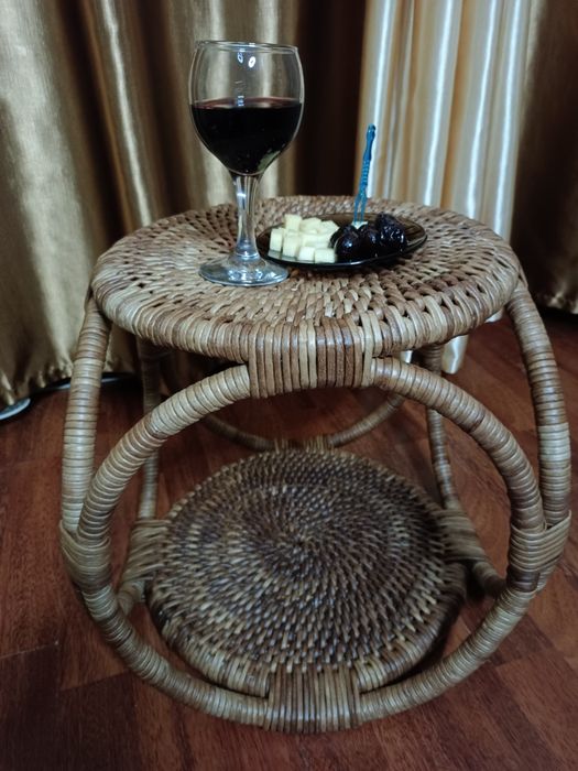 Столик плетеный ручная работа