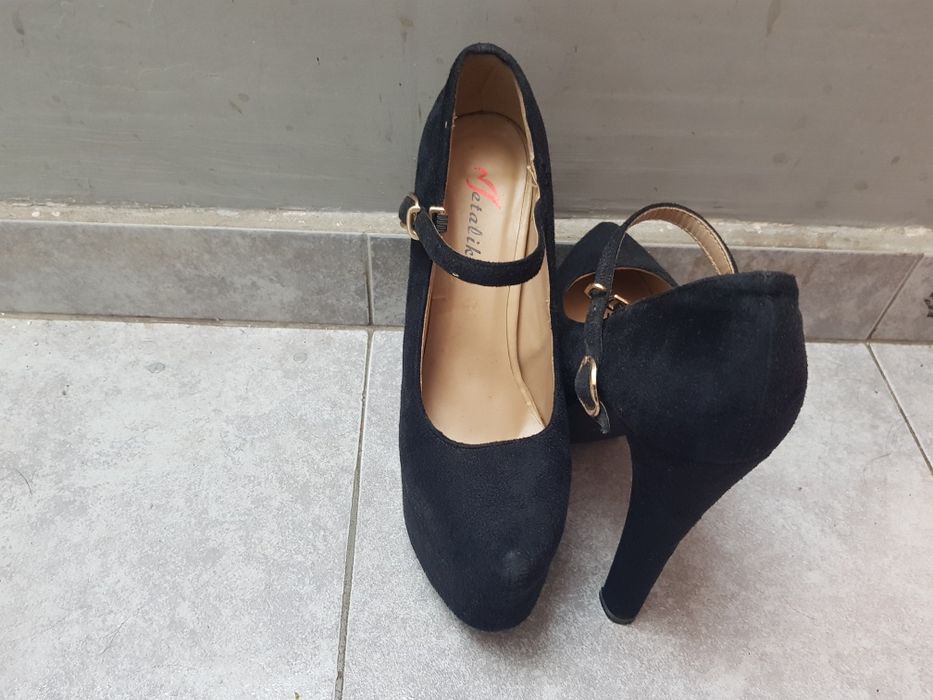 Стилни дамски обувки