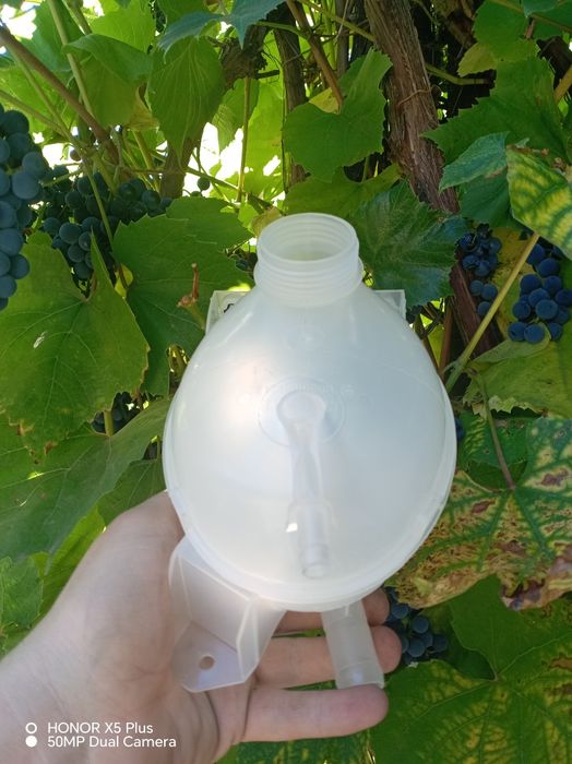 Рено Дастер бачок системы охлаждения