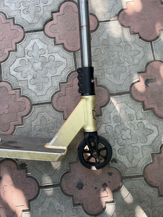 Трюковой самокат Native Stem Saundezy