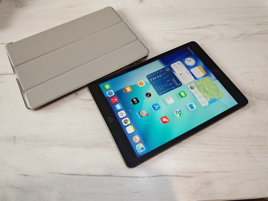 Отличен iPad 8 32 GB 4G/LTE