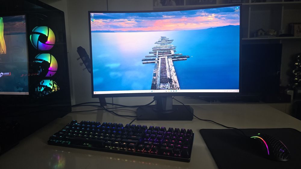 Gaming setup: Геймърски компютър + asus tuf 2k 165Hz монитор + Windows 11 Pro + Клавиатурата, мишка и mousepad(RGB)