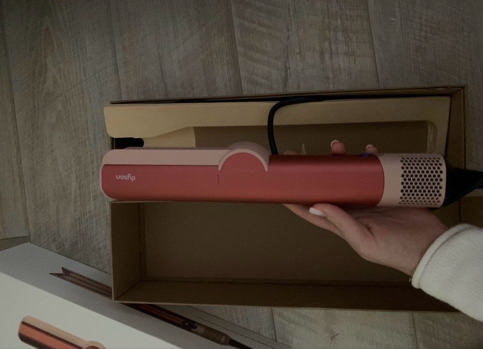 Dyson airstrait cumparata din Altex