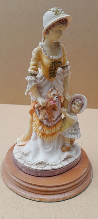 Statueta din rășină