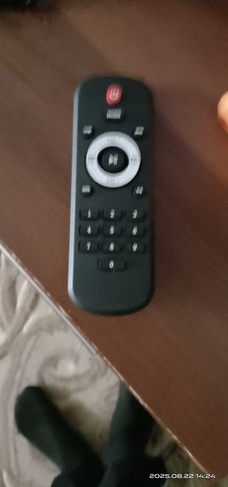 Продам колонку в хорошем состоянии микрофон  беспроводной есть