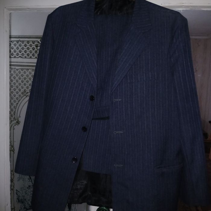 Костюм мужской классический.