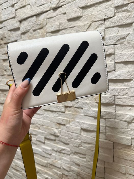 Бяла стилна чанта