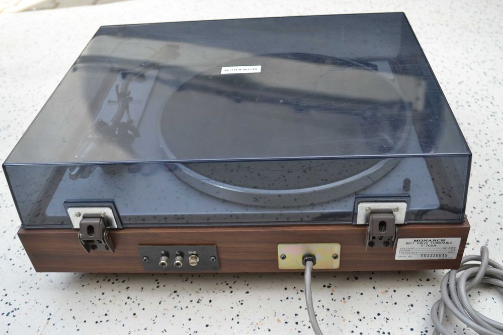 Pick up Pioneer Monarch T 700 A