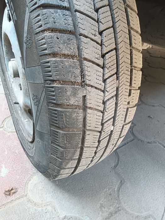 Продам резину лепучку 175/70/13R